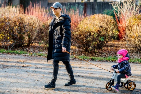Rowerek biegowy FWRider Super Sport Jeździk 2w1 czarny z czarnymi felgami - linka