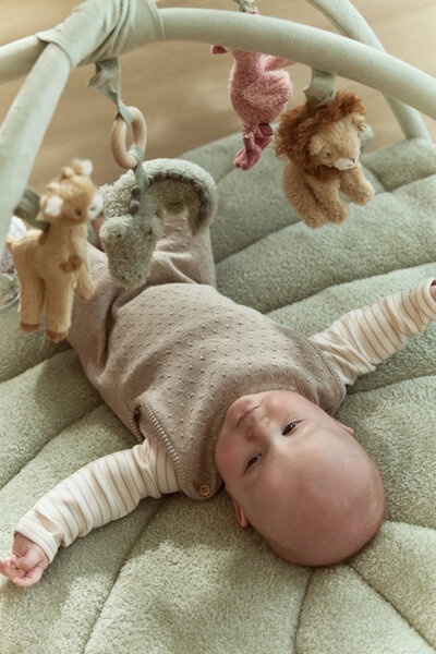 Mata aktywizująca z pałąkiem Little Dutch Safari Friends - zabawa