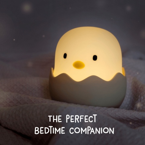 Lampka nocna Eggy's Mystery Lights EGGY w kształcie pisklaka w beżowej skorupce - nocny kompan