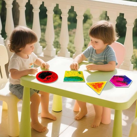 Gniotki sensoryczne z cieczą Tullo 4 geometryczne wzory - zabawa dzieci