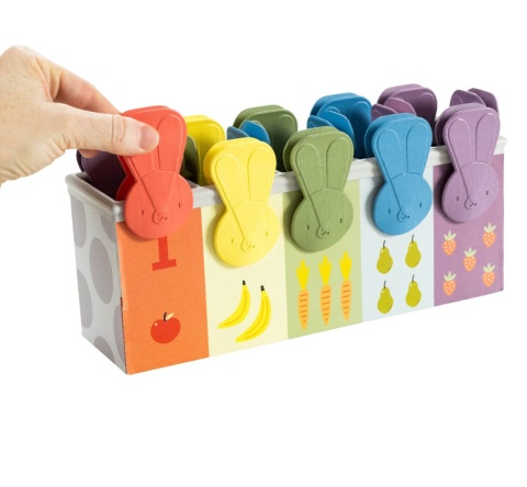 Zabawka edukacyjna z klipsami Taf Toys Królicza zabawa - dopasowywanie