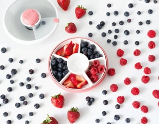 Różowy pojemnik na przekąski GoBe Snack Spinner Coral Pink