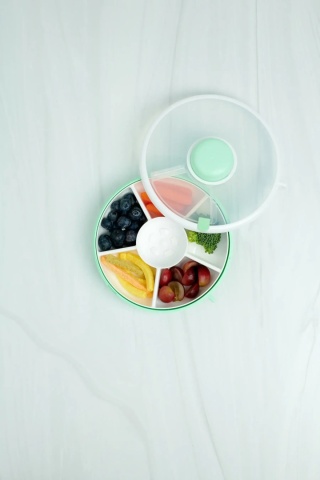 Miętowy pojemnik na przekąski GoBe Snack Spinner Mint Green