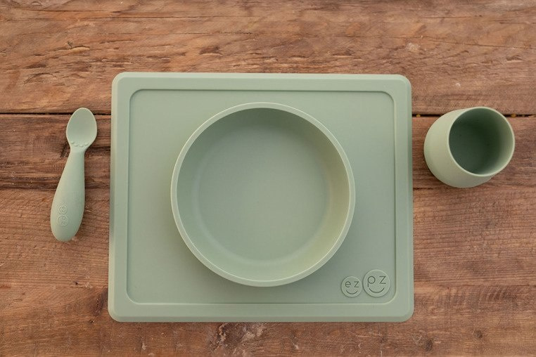 EZPZ Silikonowa łyżeczka Tiny Spoon 2 szt. pastelowa zieleń EZPZ Silikonowa łyżeczka Tiny Spoon 2 szt. pastelowa zieleń